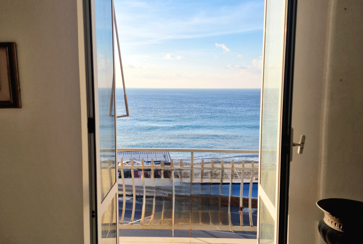 Quadrilocale zona Mola, Varazze