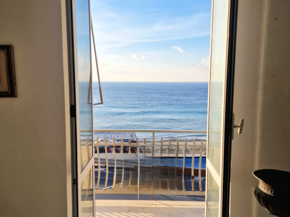 Quadrilocale zona Mola, Varazze