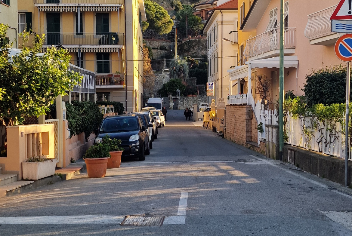 Quadrilocale zona Mola, Varazze