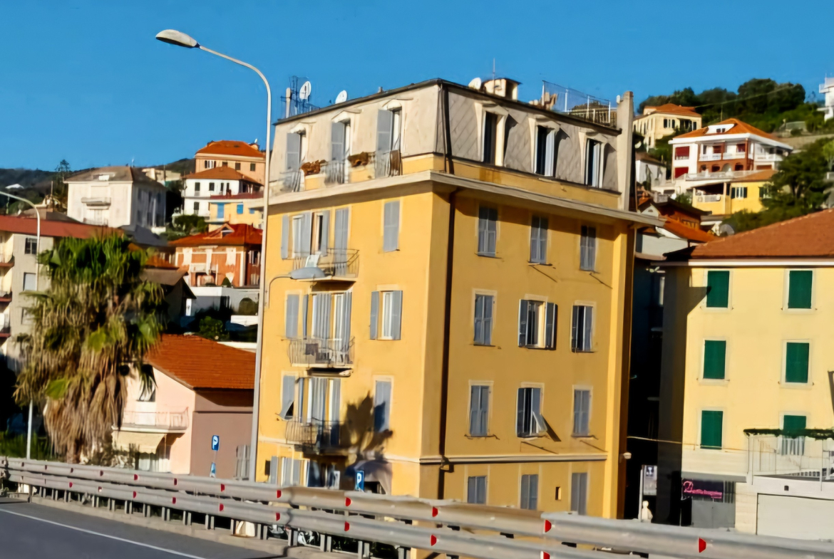 Quadrilocale zona Mola, Varazze
