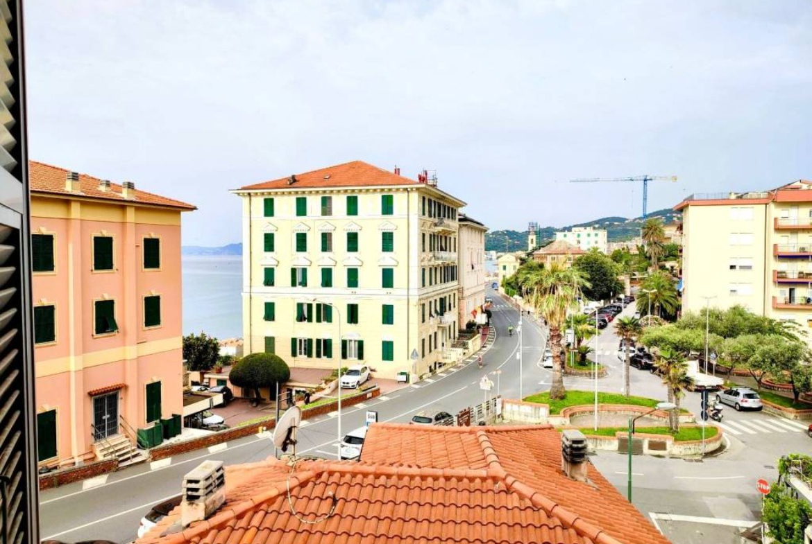 Quadrilocale zona Mola, Varazze