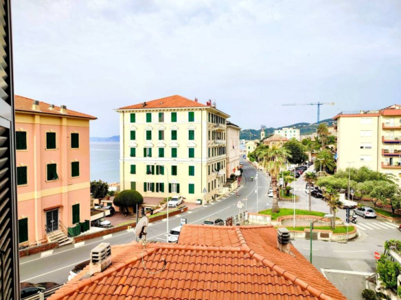 Quadrilocale zona Mola, Varazze