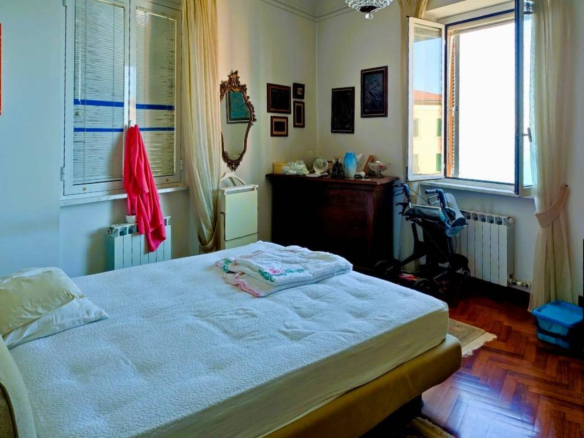 Quadrilocale zona Mola, Varazze