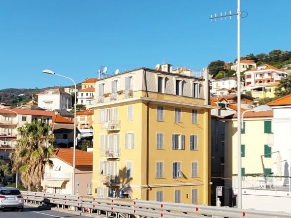 Appartamento fronte mare zona mola, Varazze
