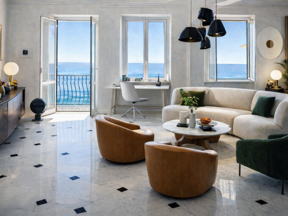 Appartamento fronte mare zona mola, Varazze