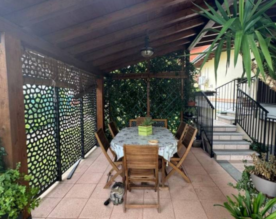 Villa indipendente con ampio giardino, Induno Olona