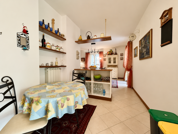 Quadrilocale con giardino, cantina e posto auto, Varazze