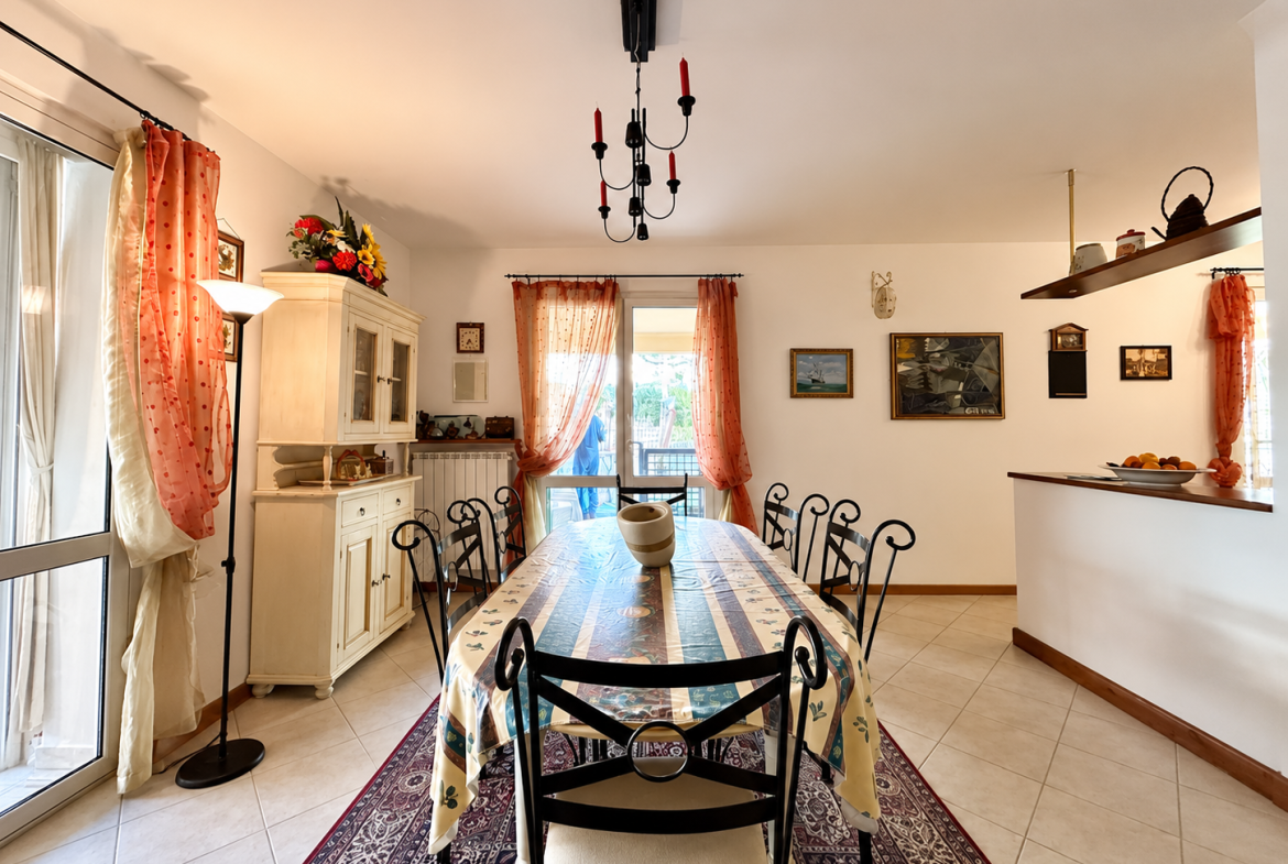 Quadrilocale con giardino, cantina e posto auto, Varazze