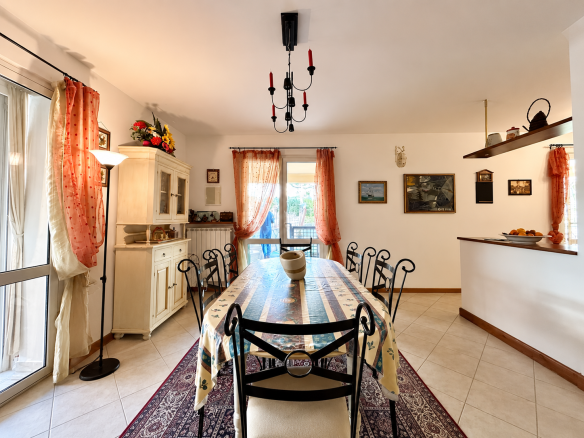 Quadrilocale con giardino, cantina e posto auto, Varazze