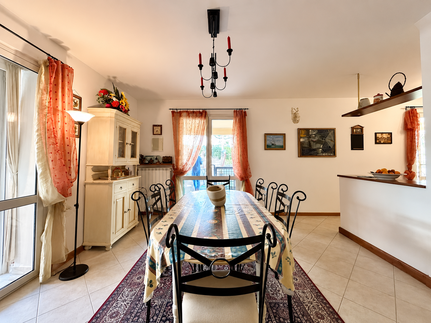 010 Quadrilocale con giardino, cantina e posto auto, Varazze