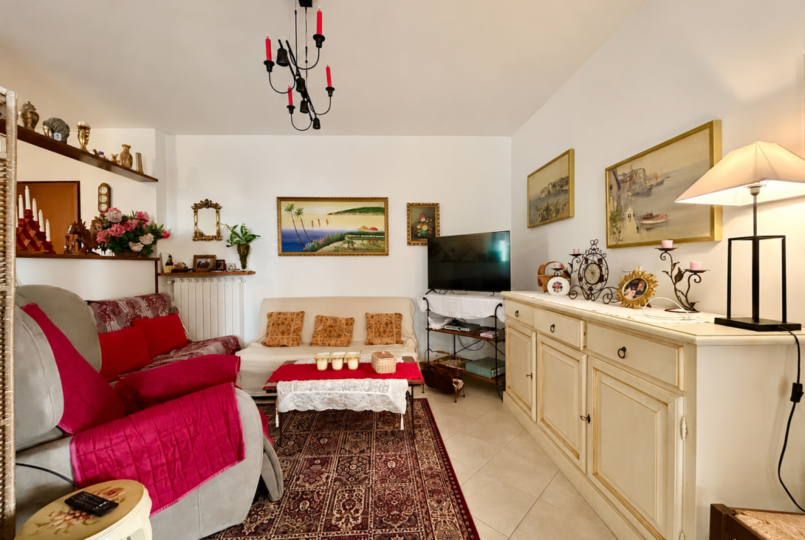 Quadrilocale con giardino, cantina e posto auto, Varazze