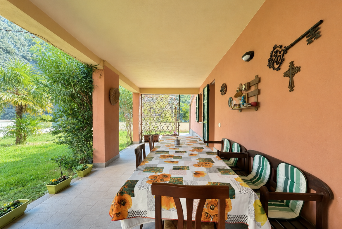 Quadrilocale con giardino, cantina e posto auto, Varazze
