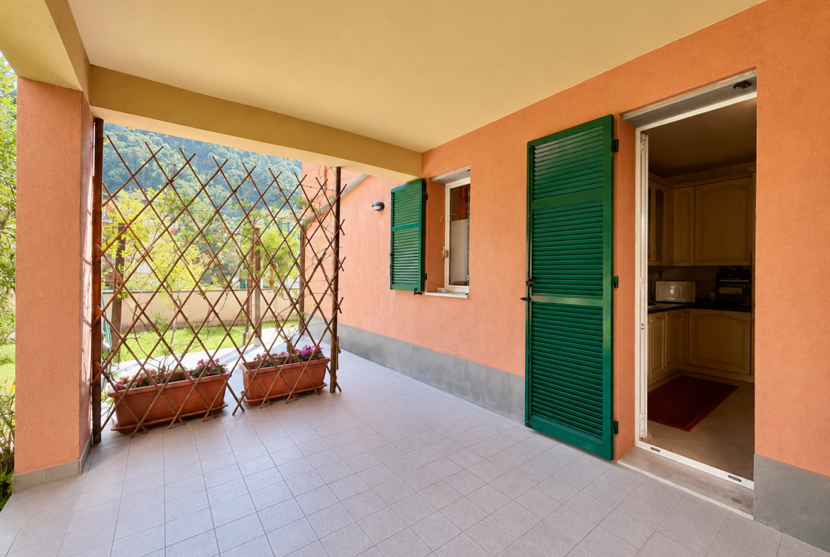 Quadrilocale con giardino, cantina e posto auto, Varazze