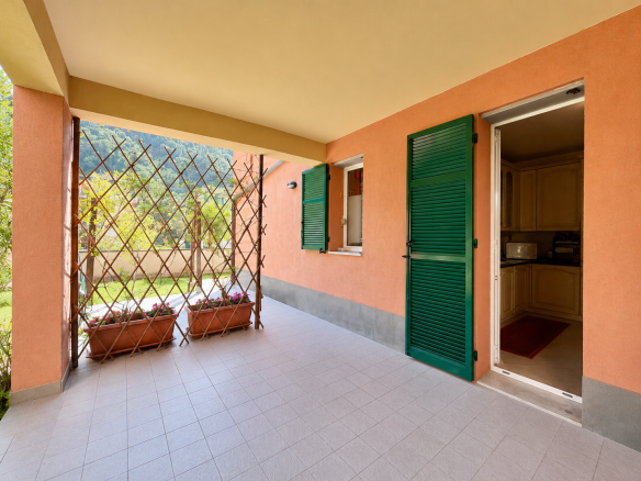 Quadrilocale con giardino, cantina e posto auto, Varazze
