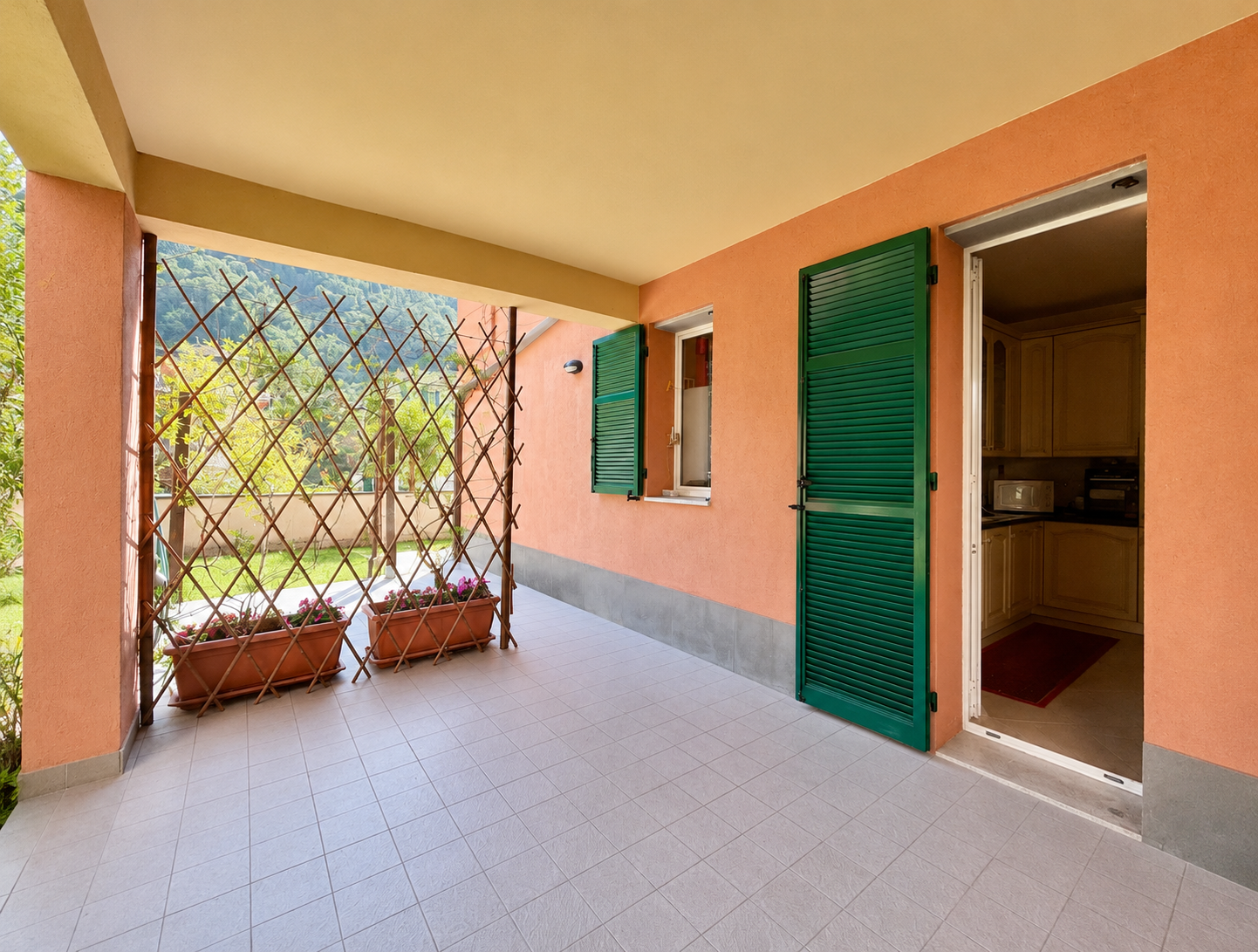 036 Quadrilocale con giardino, cantina e posto auto, Varazze