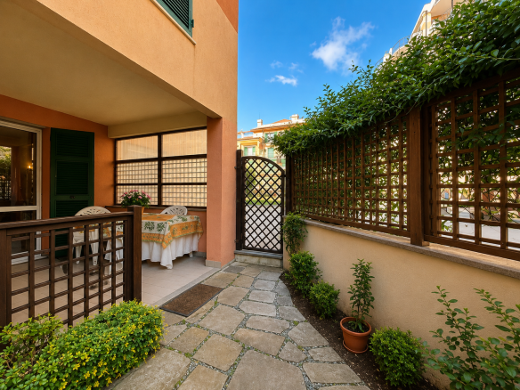 Quadrilocale con giardino, cantina e posto auto, Varazze