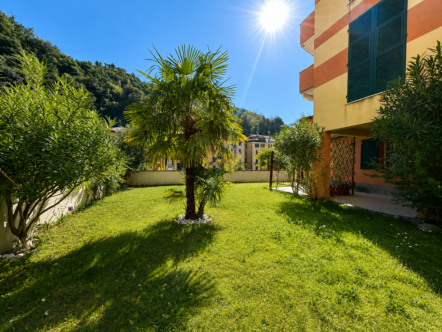 039 Quadrilocale con giardino, cantina e posto auto, Varazze