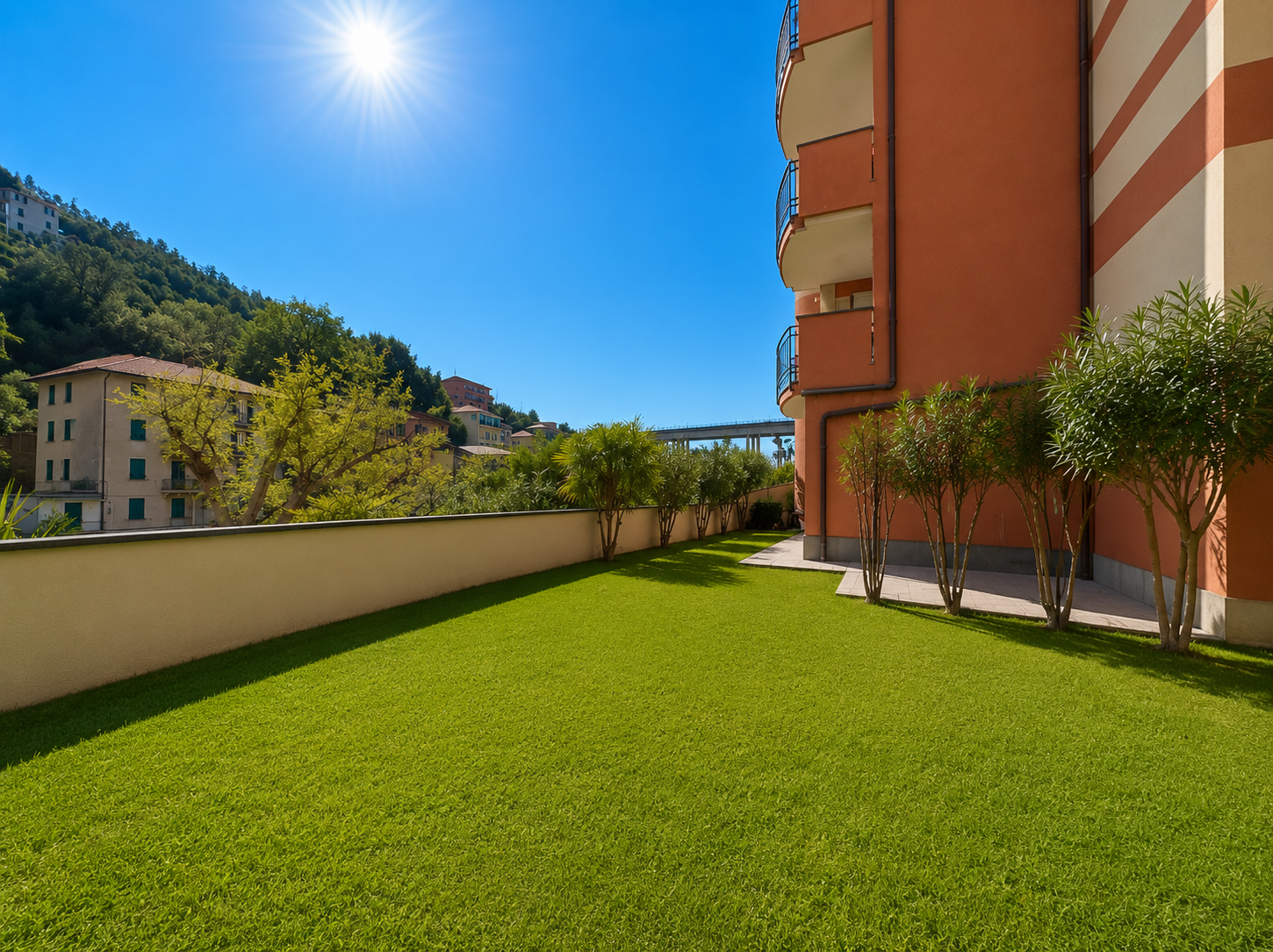 041 Quadrilocale con giardino, cantina e posto auto, Varazze