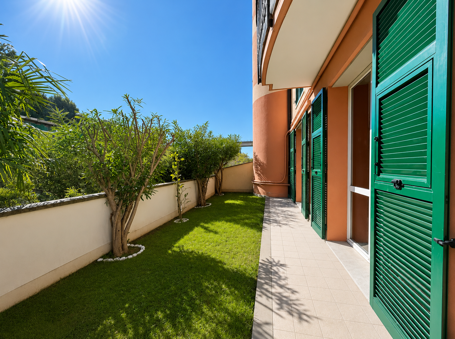 042 Quadrilocale con giardino, cantina e posto auto, Varazze