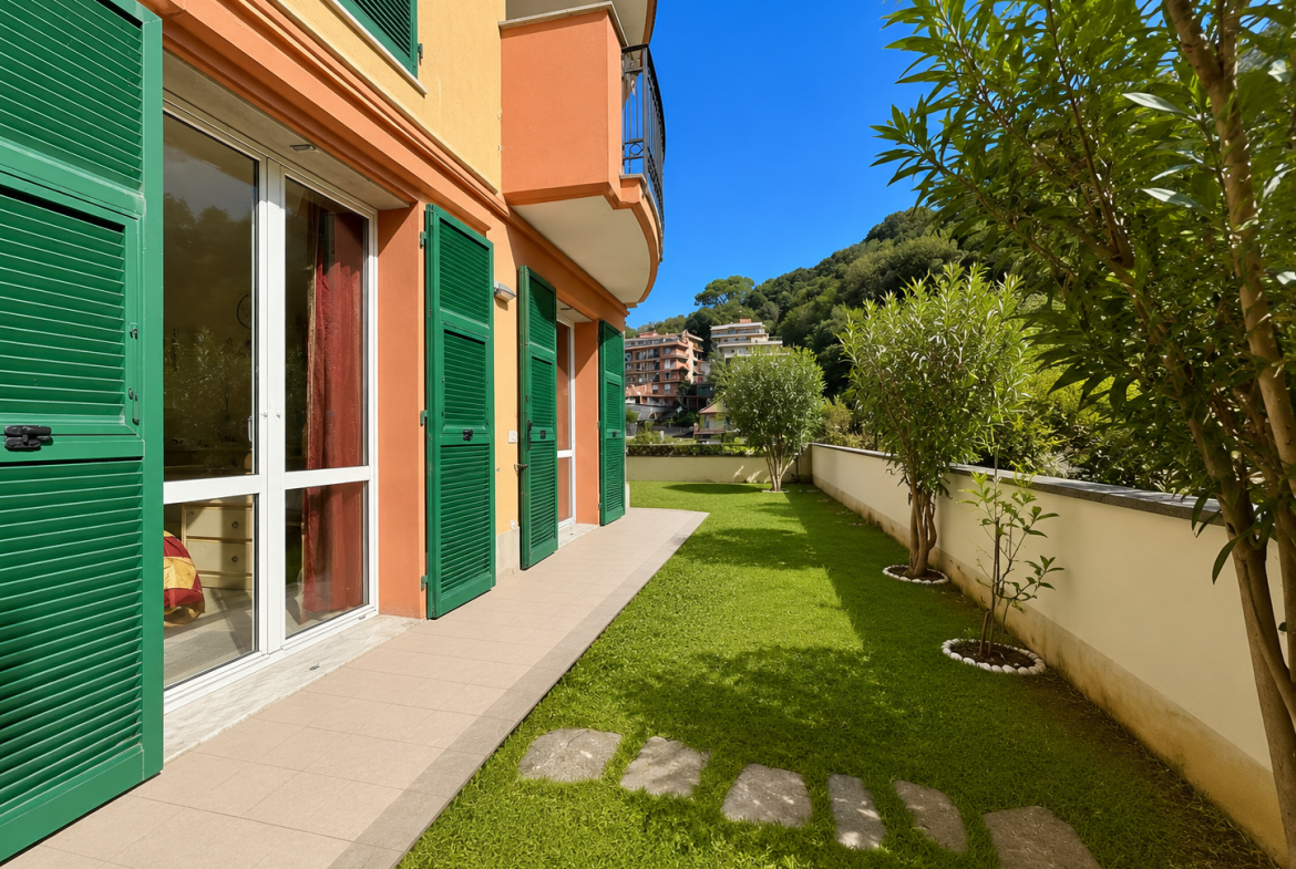 Quadrilocale con giardino, cantina e posto auto, Varazze