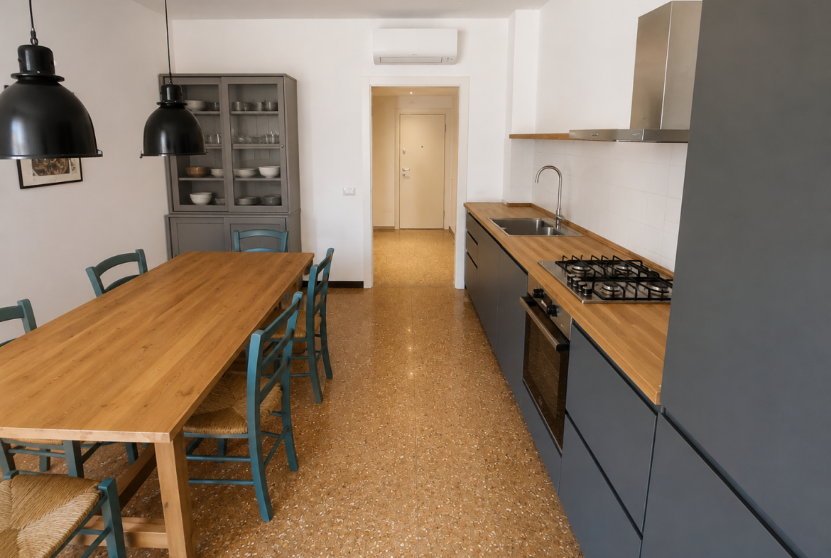 Ampio trilocale ristrutturato, Varazze