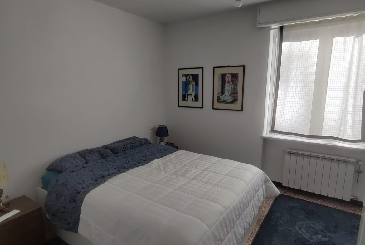 Ampio trilocale ristrutturato, Varazze