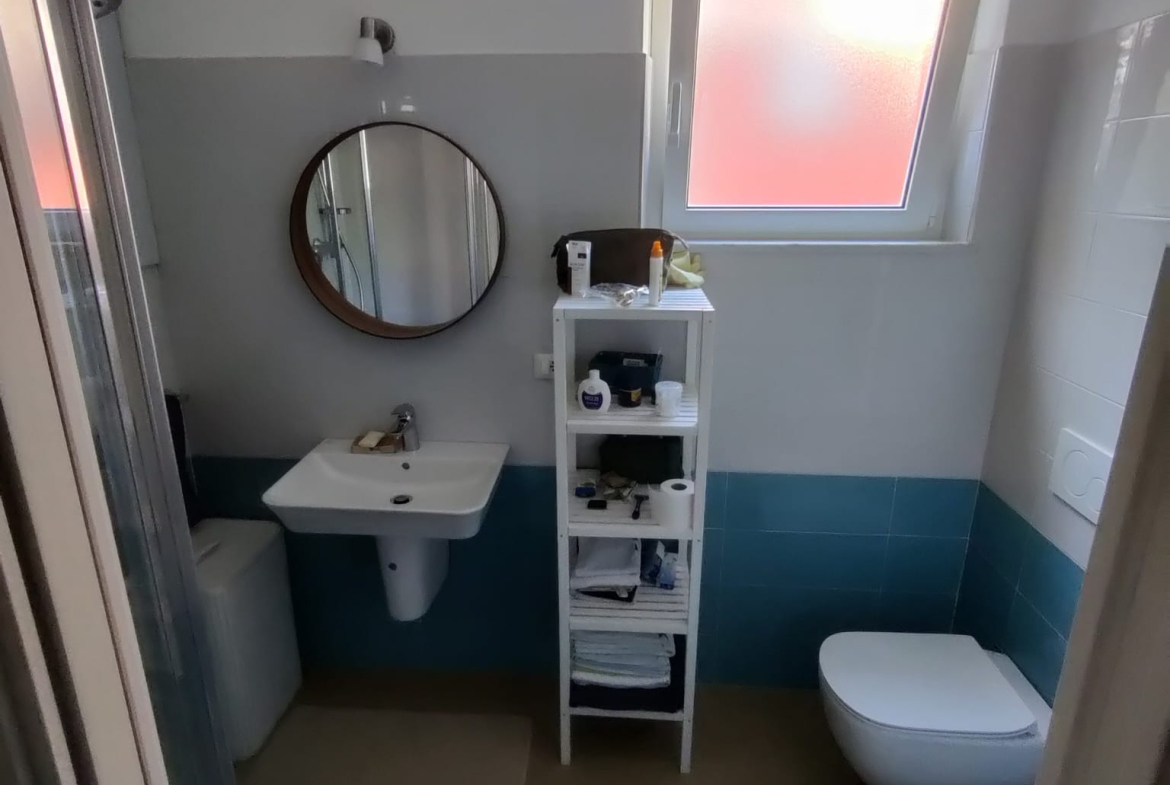 Ampio trilocale ristrutturato, Varazze