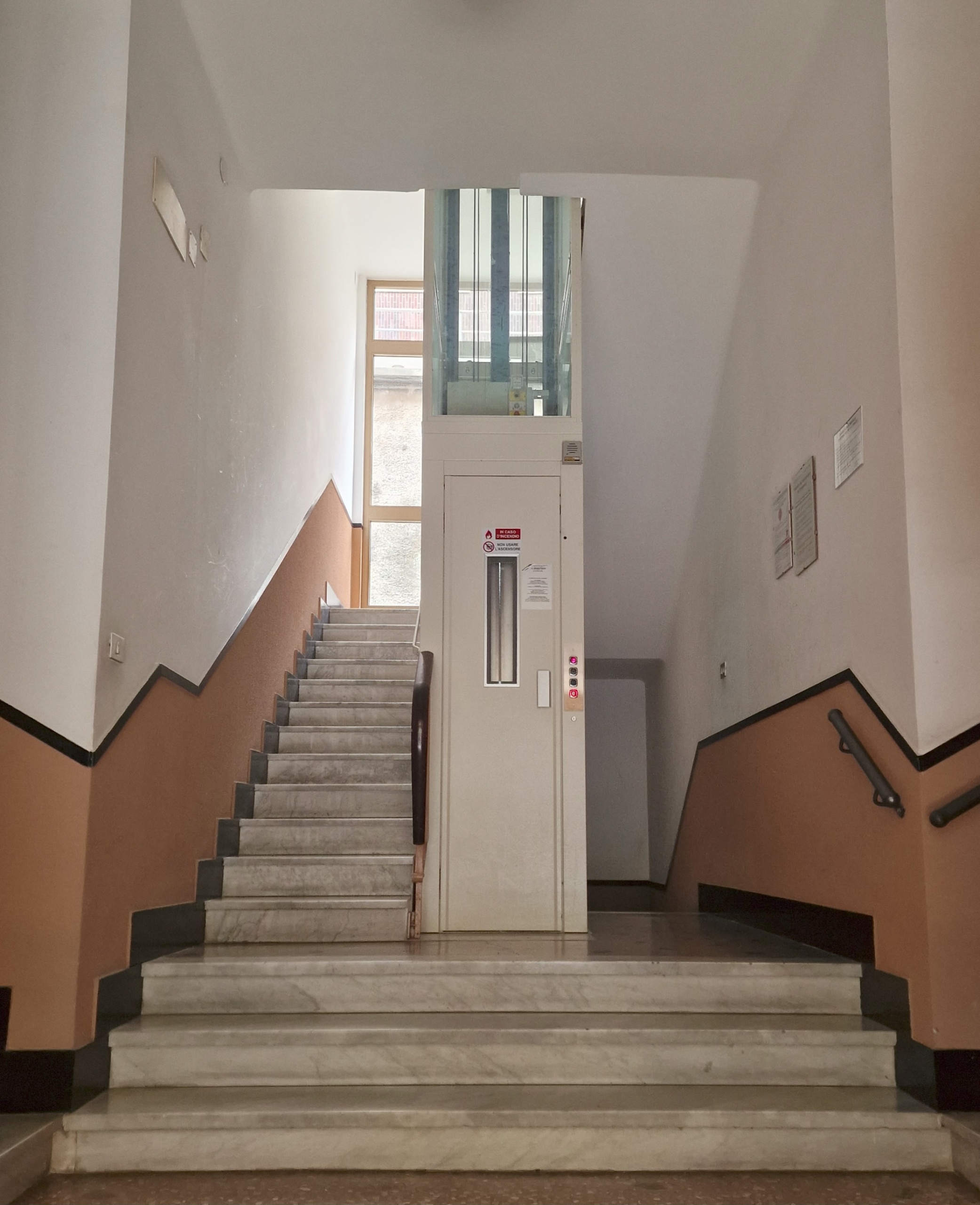 Ampio trilocale ristrutturato, Varazze
